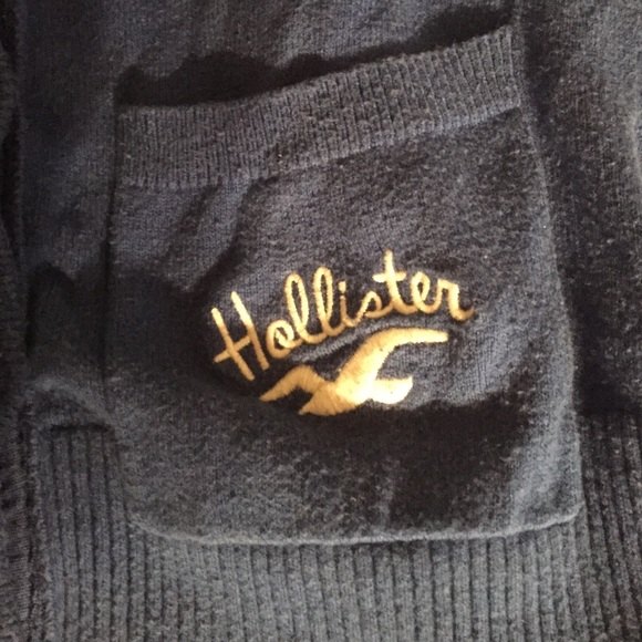 Hollister sweater - Picture 3 of 3