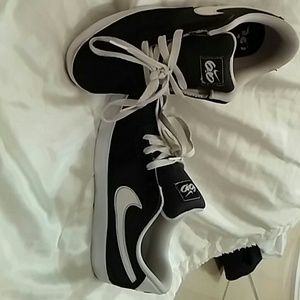 Nike 6.0 shoes ..size 6.5 youth