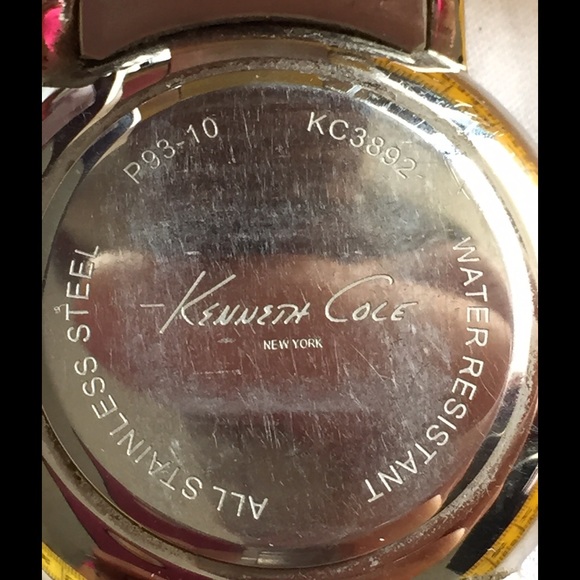 🚫SOLD🚫💗Kenneth Cole watch💗 - Picture 2 of 4