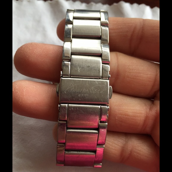 🚫SOLD🚫💗Kenneth Cole watch💗 - Picture 3 of 4