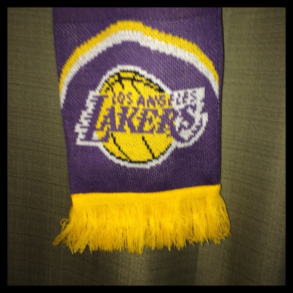 LA Lakers Scarf - Picture 2 of 5