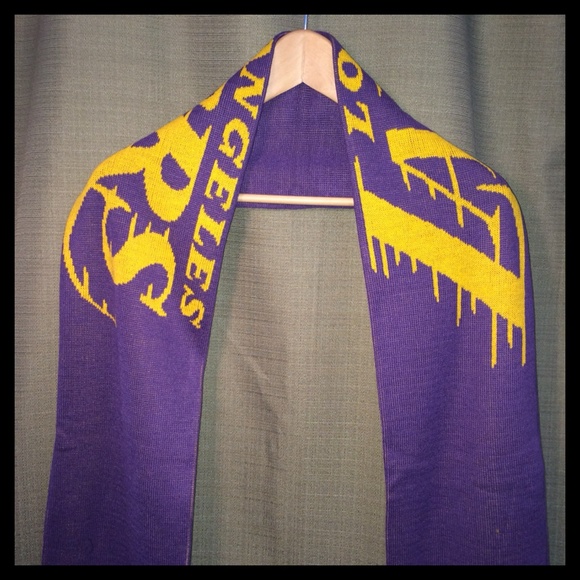 LA Lakers Scarf - Picture 3 of 5