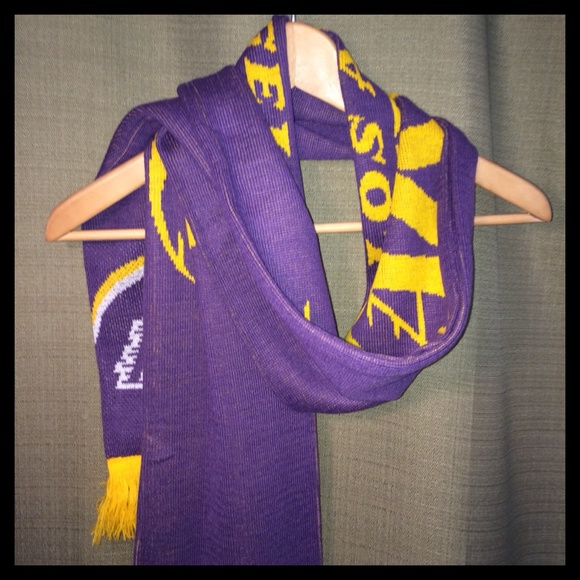 LA Lakers Scarf - Picture 4 of 5