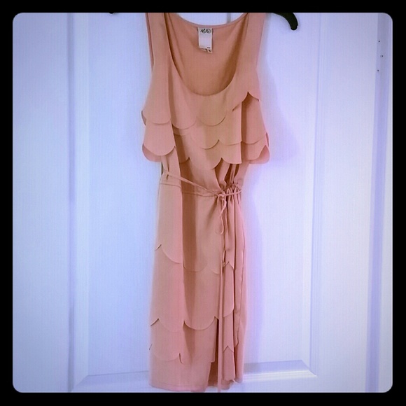 Dresses & Skirts - Sale!  Ali Ro Peach scallop layered Dress