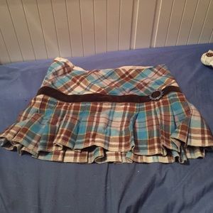 Adorable plaid skirt with gem accent!!