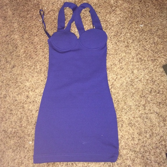 Tight fitted dress - Picture 1 of 2