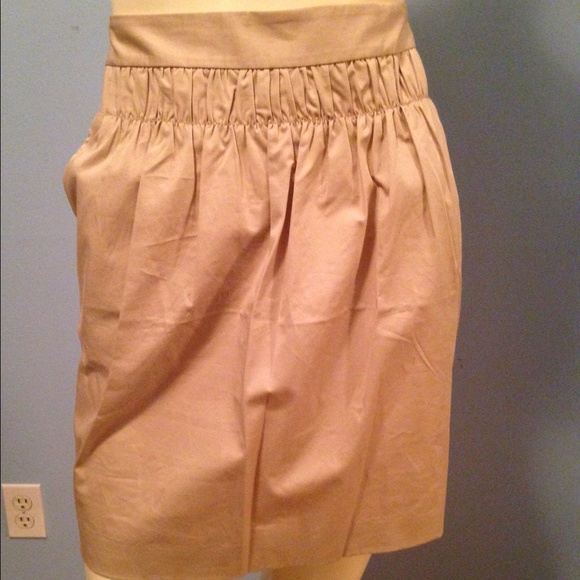 Banana Republic Dresses & Skirts - FINAL PRICE-NWT Banana Republic Khaki skirt