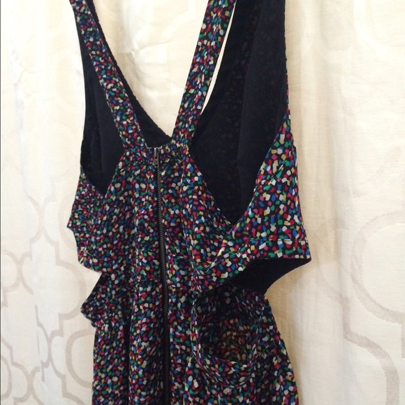 Love this dress!! - Picture 3 of 4