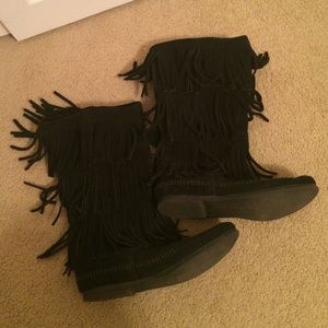 Minnetonka Fringe Boots