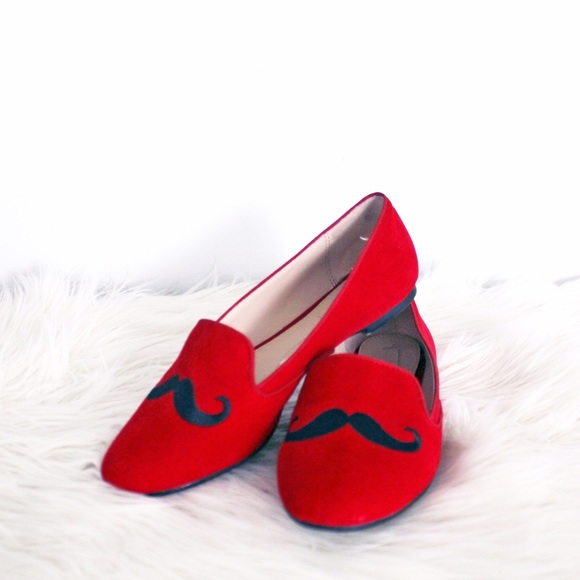 Zara Shoes - HP 💕 Zara Mustache Loafers