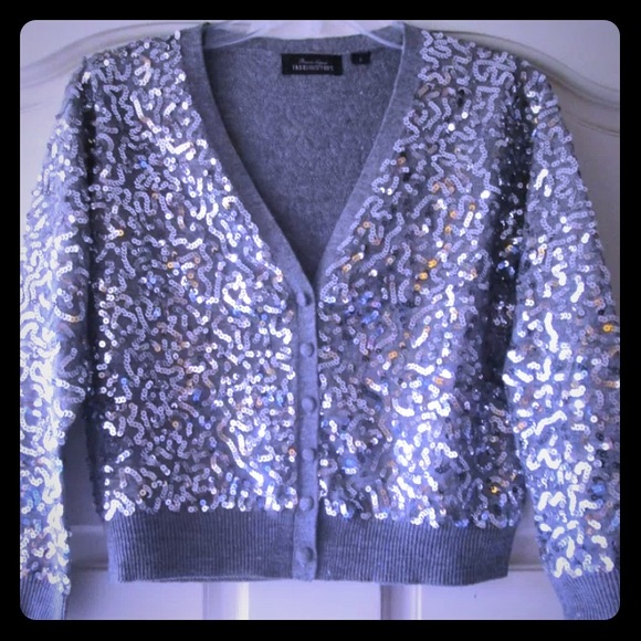 🚫SOLD🚫AUTHENTIC FABULOUS FURS SEQUINED CARDIGAN