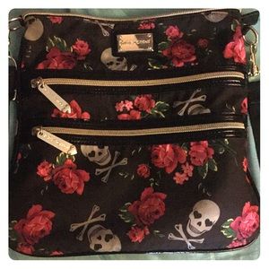 Betsey Johnson Skulls&Roses Purse💀🌹