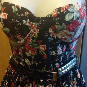 NWOT Floral mini dress