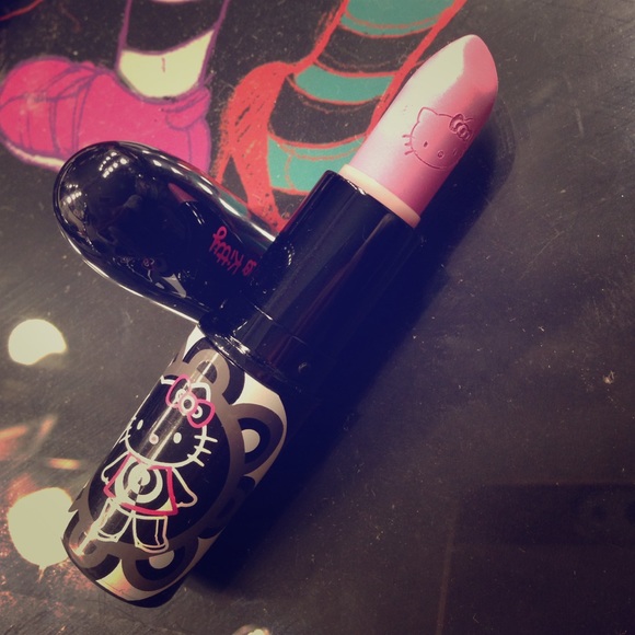 MAC hello kitty limited edition lipstick