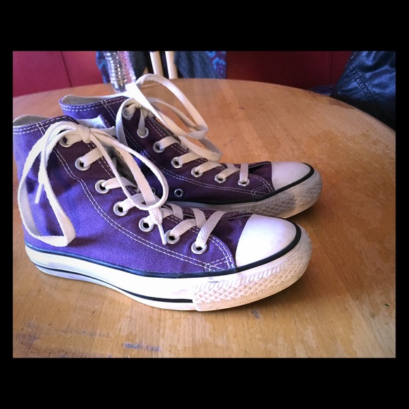 Converse Chuck Taylor's size 5 - Picture 1 of 1