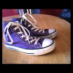 Converse Chuck Taylor's size 5