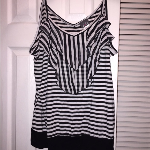 Spaghettini strap shirt with ruffles