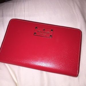 $120p 💯 authentic kate spade wallet