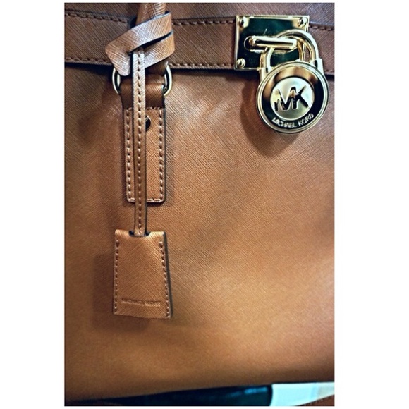 🎈Sold🎈Beautiful Michael Kors Handbag. - Picture 4 of 4