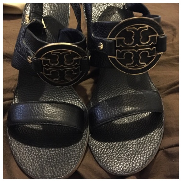 ✔️💯Pre-loved Tory Burch Wedge🚨reduced🚨