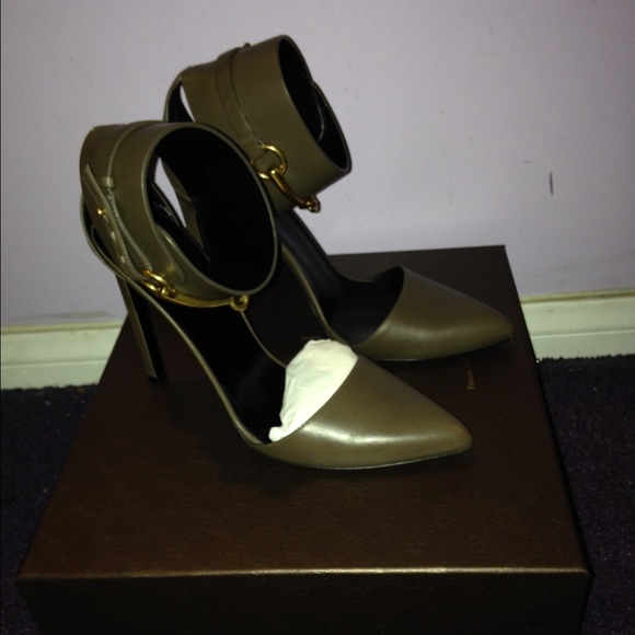 Gucci lifford Ursula nude grey size 37 ❌SOLD❌ - Picture 2 of 4