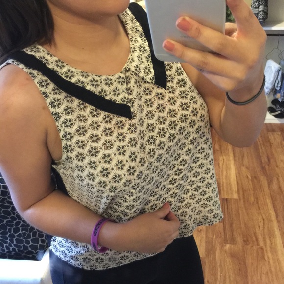 ❌⭕️⭕️SOLD⭕️⭕️❌Topshop Collar Top