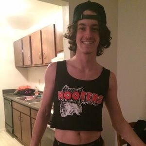 Hooters tank top