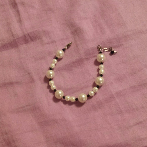 Pearl bracelet