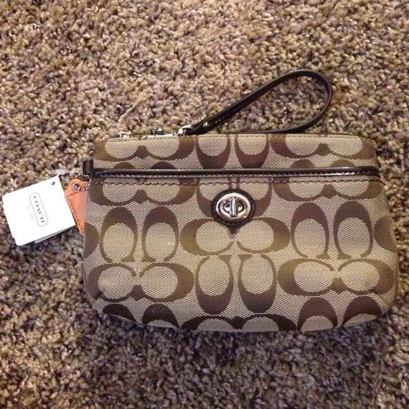 NWT Coach khaki and mahogany large wristlet