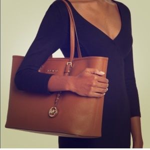 (Relisted) MK large tote
