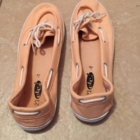 Light pink flats - Picture 2 of 4