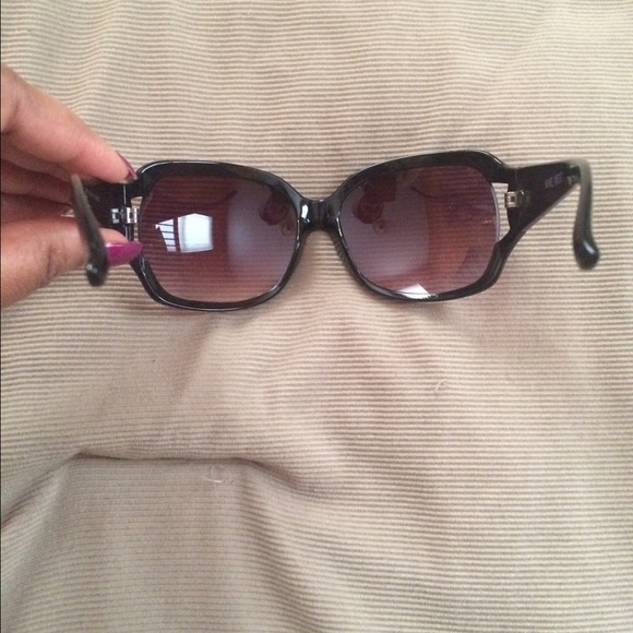 Nine West Sunglasses - Picture 2 of 4