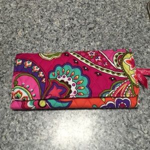 Vera Bradley Trifold Wallet in Pink Swirls.