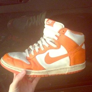 🎉Orange Nike High Tops🎉