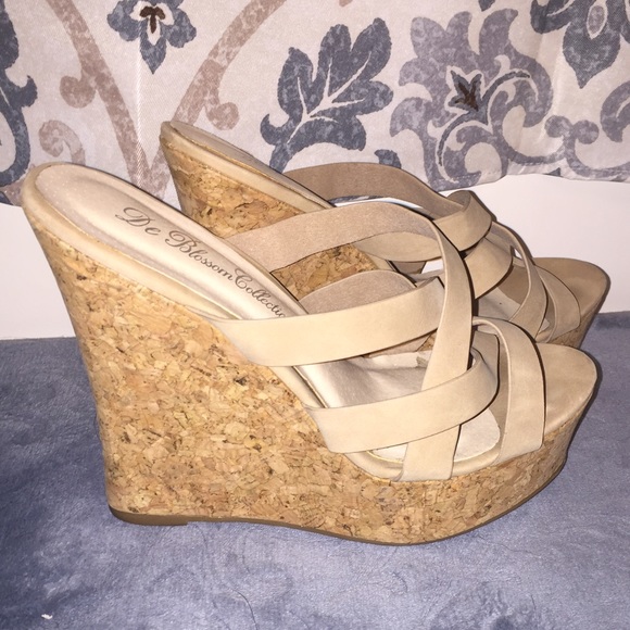 Light tan/nude Wedge Sandals