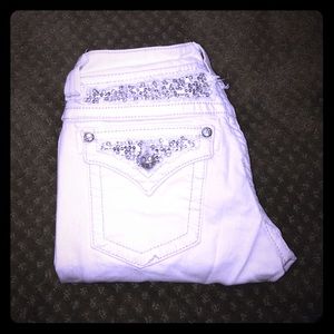 White miss me jeans