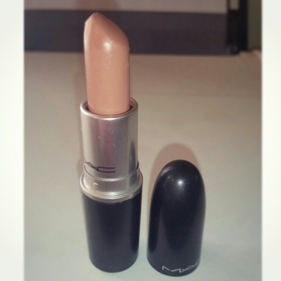 MAC Close Contact lipstick