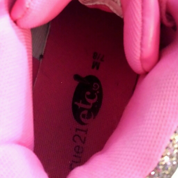 NWOT Rue21 Pink High-Tops - Picture 4 of 4