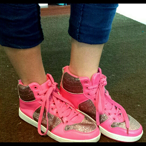 NWOT Rue21 Pink High-Tops - Picture 2 of 4