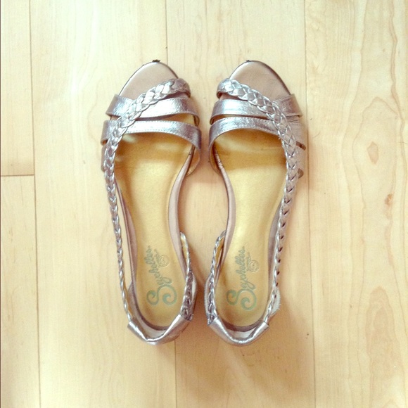 Seychelles silver flat sandals 7