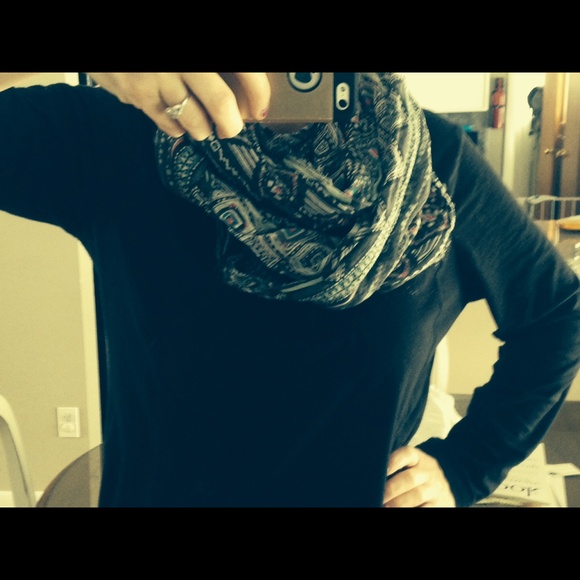 Infinity scarf - Picture 2 of 3