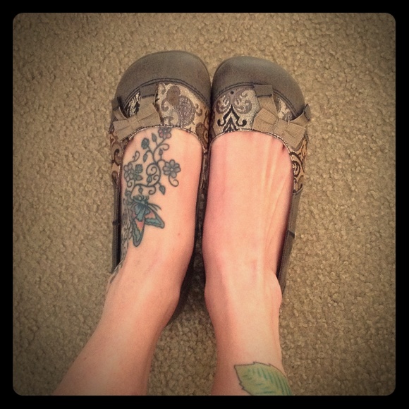 🎀New Listing 🎀BKE flats