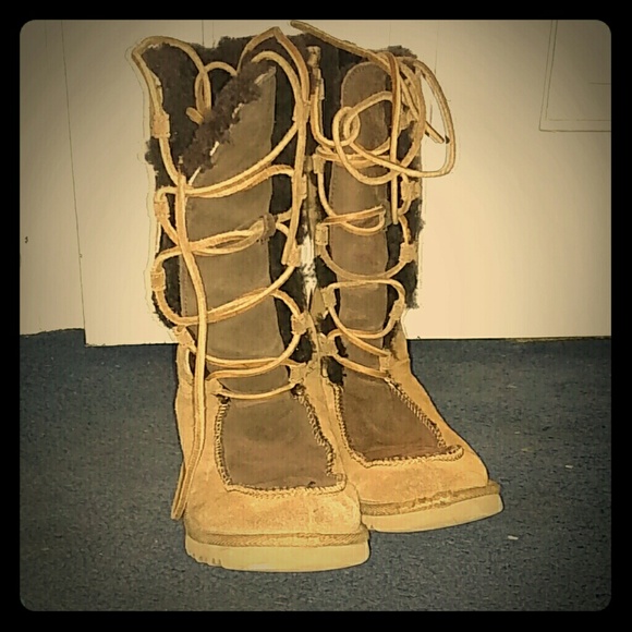 Ugg boots with laces