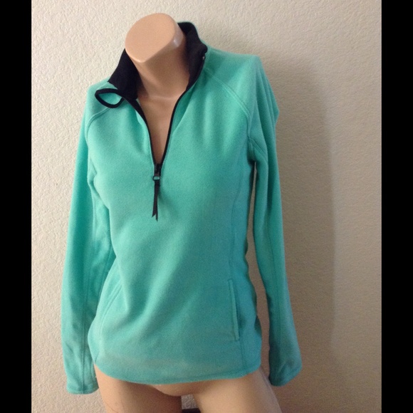 So mint fleece half zip sweater. Small