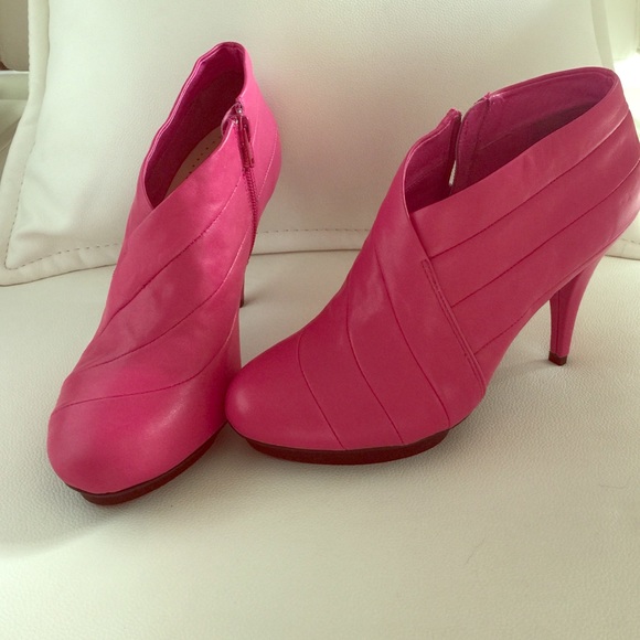 Pink ankle zip up boots