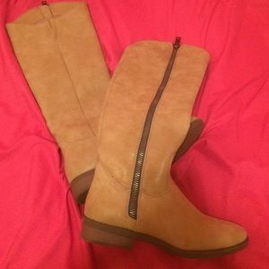 Cute Riding Boots with Green Zipper