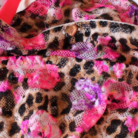 Assorted PINK lace bralettes and bandeaus - Picture 3 of 4