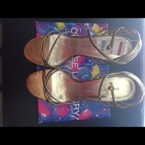 Chinese Laundry Gold/Bronze heels