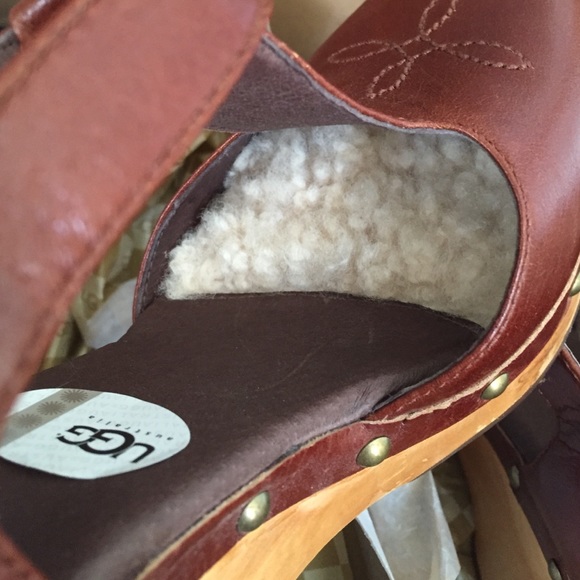 Ugg - Picture 2 of 4