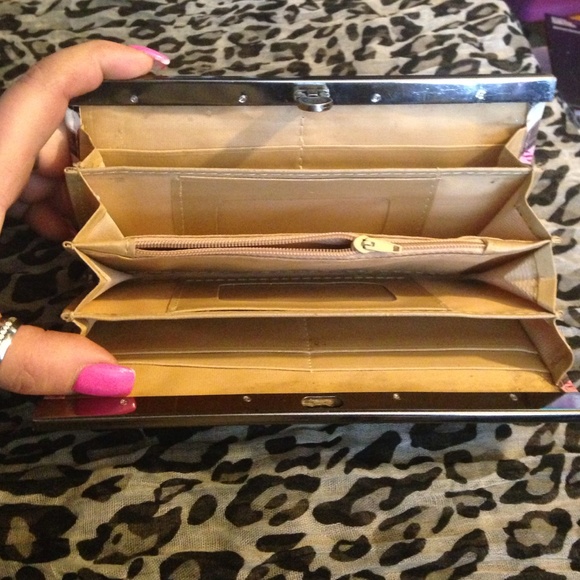 Wallet - Picture 2 of 4